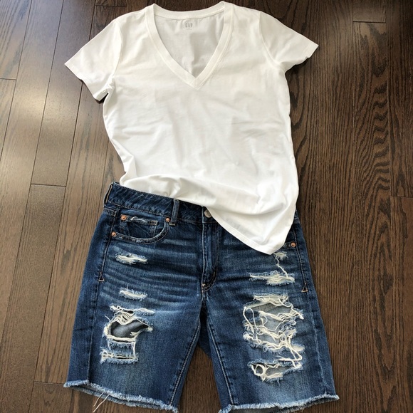 White V-Neck Cotton T-shirts (Gap and Prima) - Picture 6 of 6